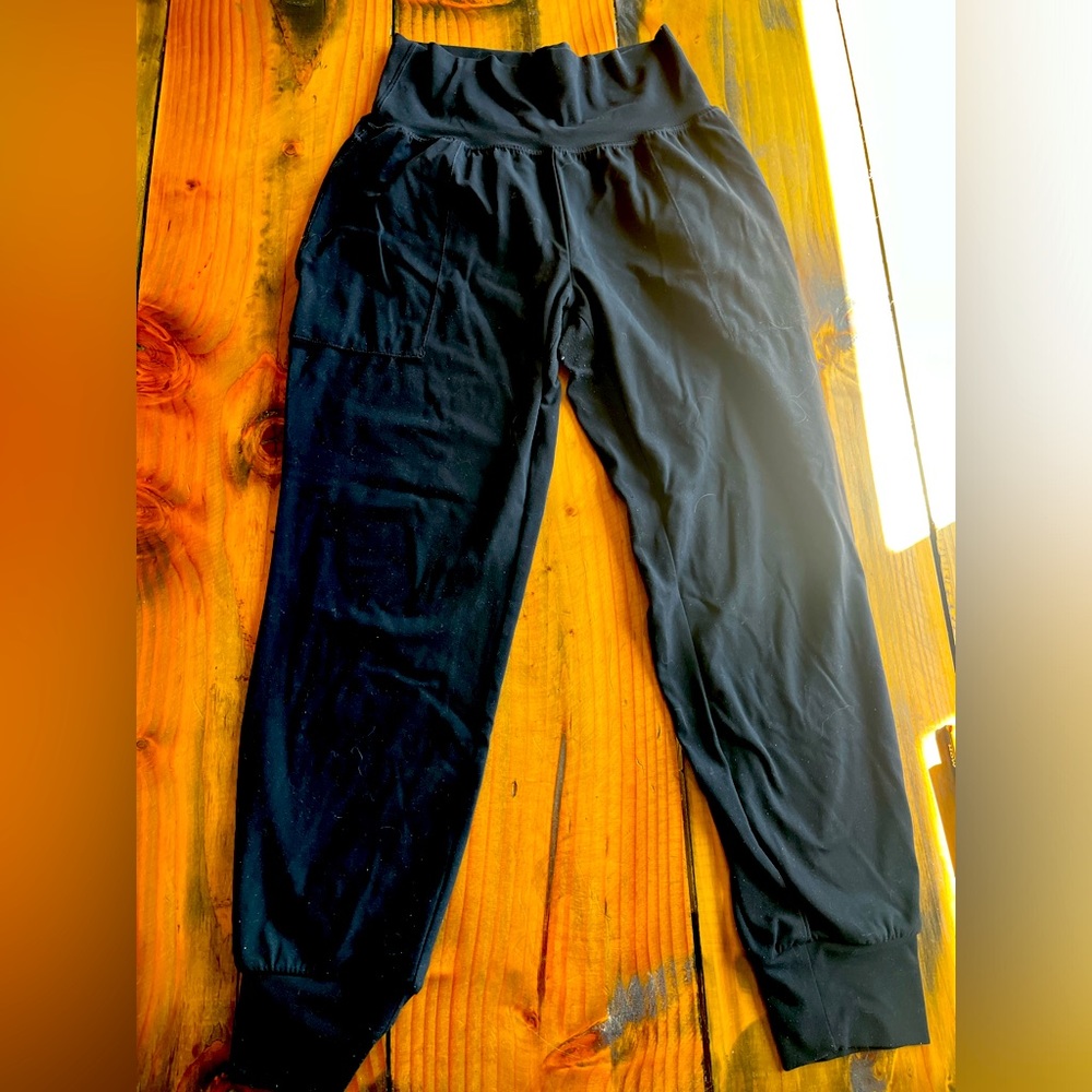 Athleta cruise joggers